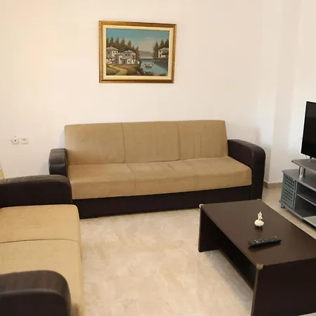 Nikolaou アパート