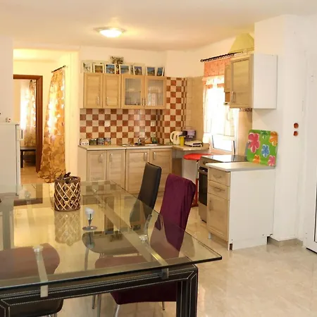 Nikolaou Apartmán *