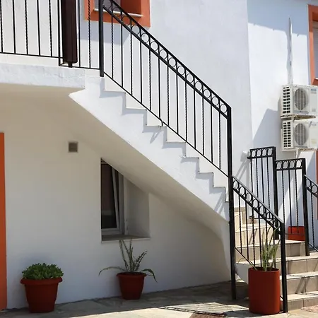 アパート Nikolaou