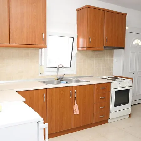 アパート Nikolaou